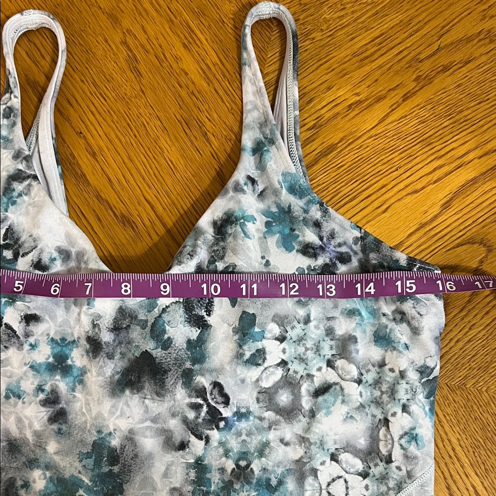 Lululemon Athletica Blue and Gray Floral Crop Top with Built-in Bra - Picture 5 of 8